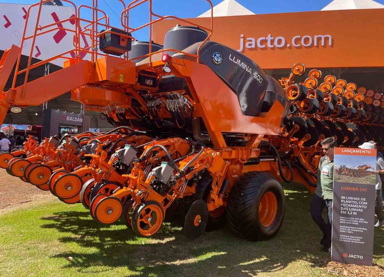 Agrishow 2024: Jacto expande portfólio de máquinas, soluções e serviços agrícolas